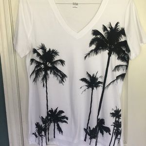 Ana v-neck shirt with palm trees